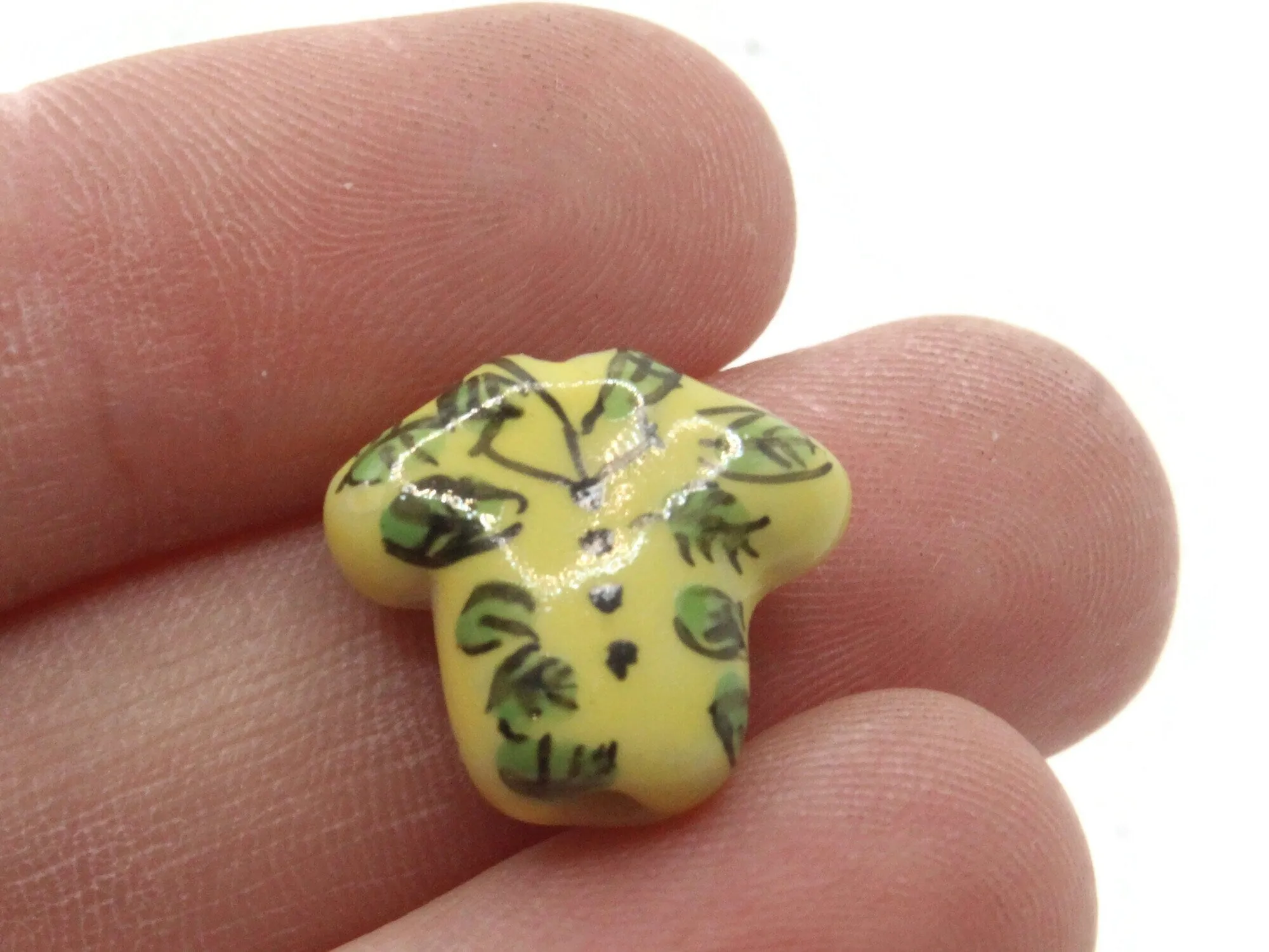 4 17mm Porcelain Hawaiian Shirt Yellow Clothing Beads