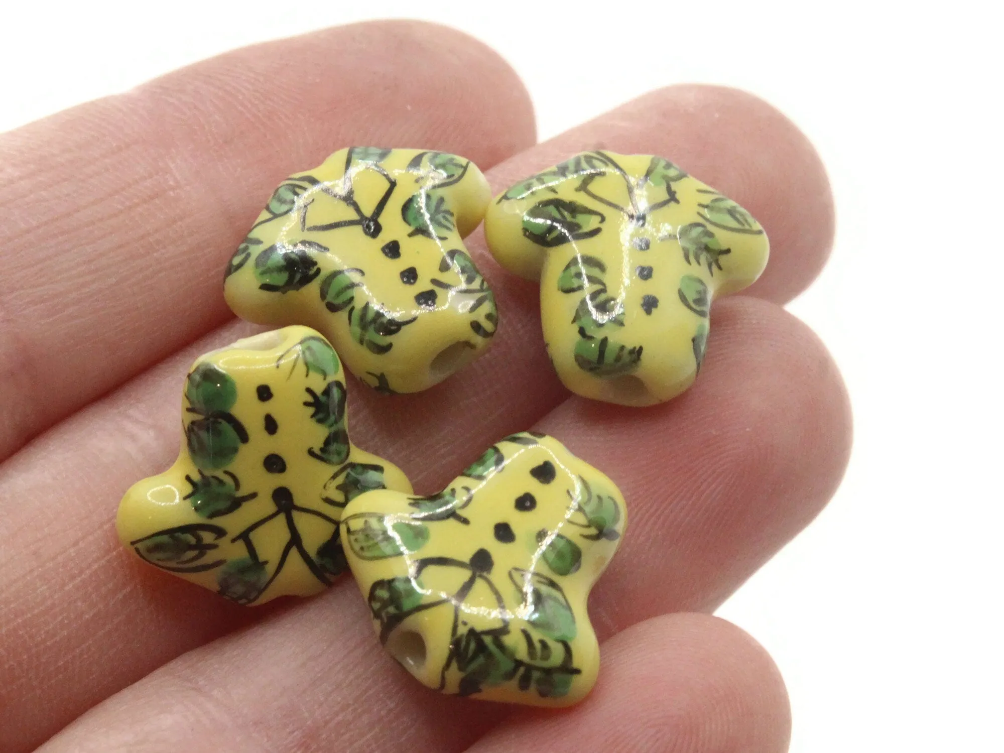 4 17mm Porcelain Hawaiian Shirt Yellow Clothing Beads