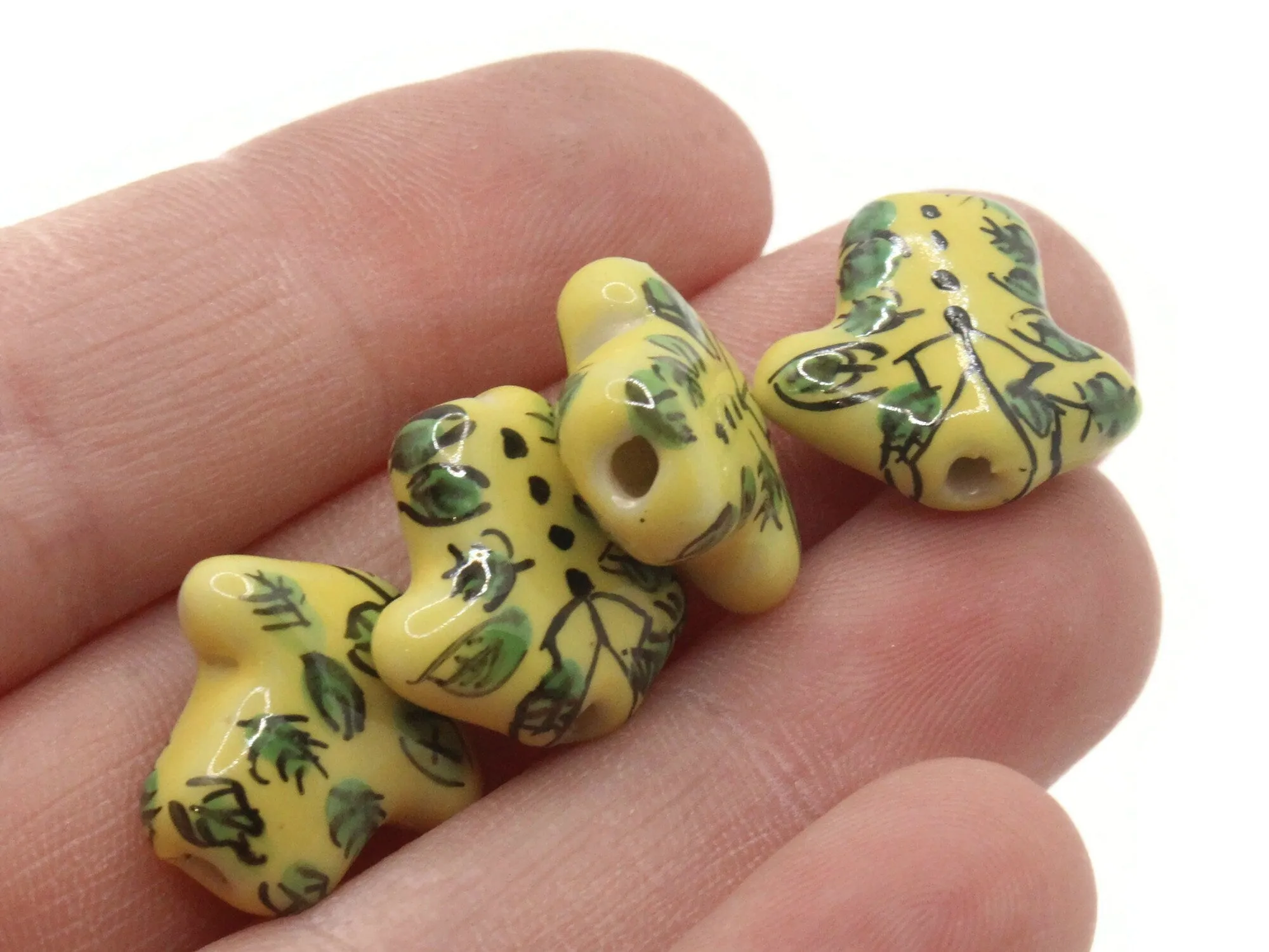 4 17mm Porcelain Hawaiian Shirt Yellow Clothing Beads