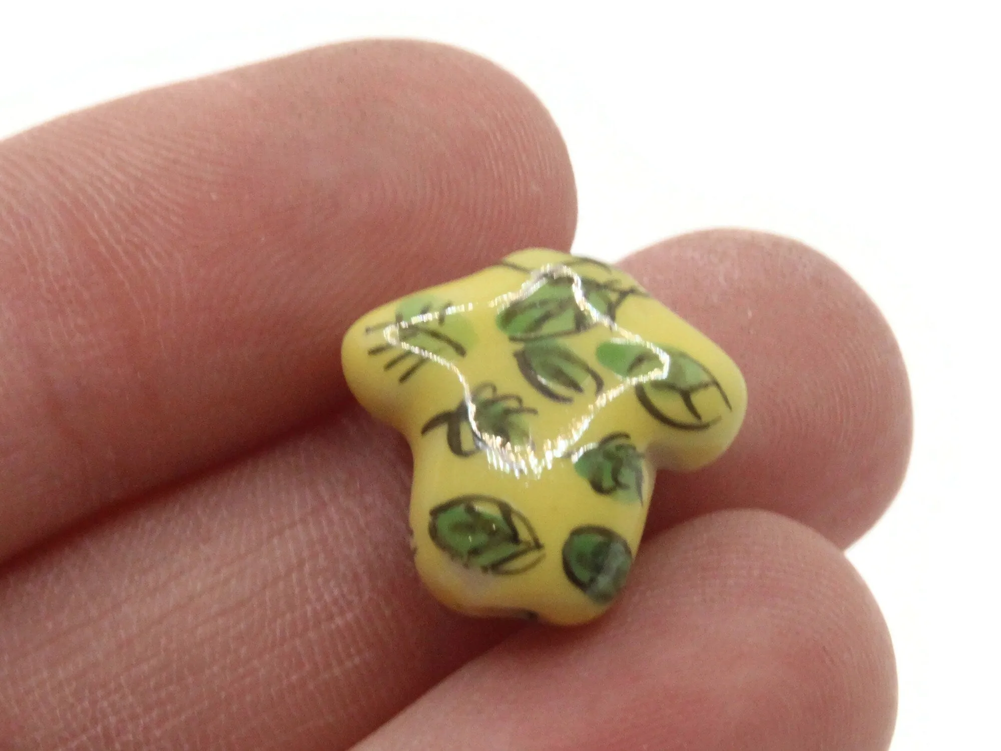 4 17mm Porcelain Hawaiian Shirt Yellow Clothing Beads